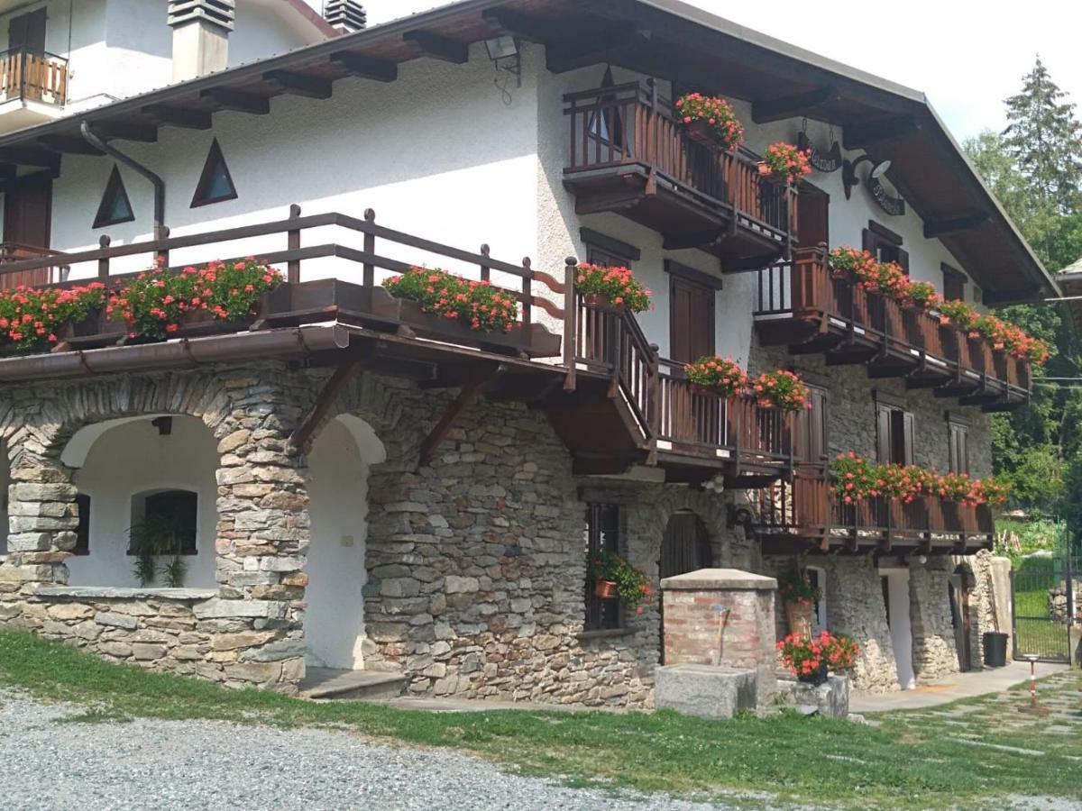 Agriturismo Meizoun Blancho Fenestrelle Exteriör bild
